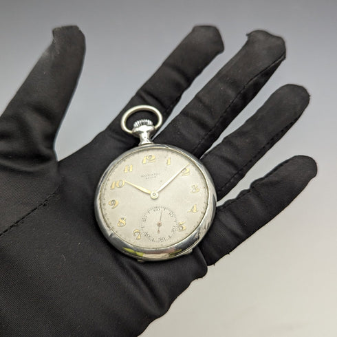 20世紀初頭 アンティーク MOVADO 懐中時計 馬車彫刻銀側ケース 動作良好